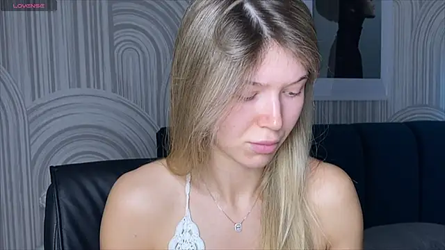 viviann evans online show from September 16, 2025, 1:06 am