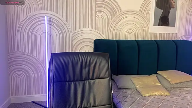 viviann evans online show from March 28, 2026, 1:06 am