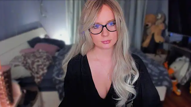 KlementinaBbG online show from November 30, 2025, 8:53 pm