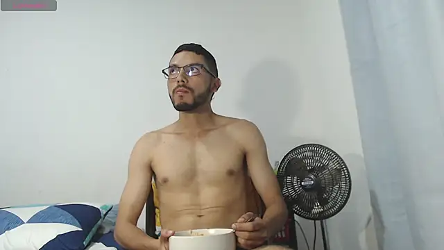 Snapshot of russthiago chatting on January 15, 2026, 1:36 pm russthiago online show from January 15, 2026, 1:36 pm