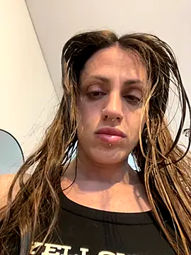 Snapshot of fitcouple1889 chatting on October 4, 2025, 9:49 pm fitcouple1889 online show from October 4, 2025, 9:49 pm