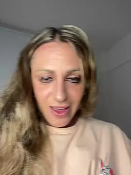 Snapshot of fitcouple1889 chatting on March 9, 2025, 2:07 am fitcouple1889 online show from March 9, 2025, 2:07 am