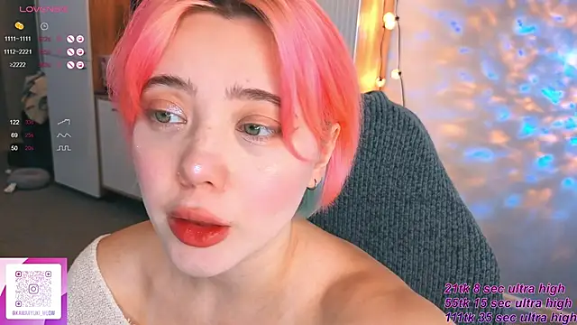   KawaiiYuki   online show from September 29, 2025, 4:30 am