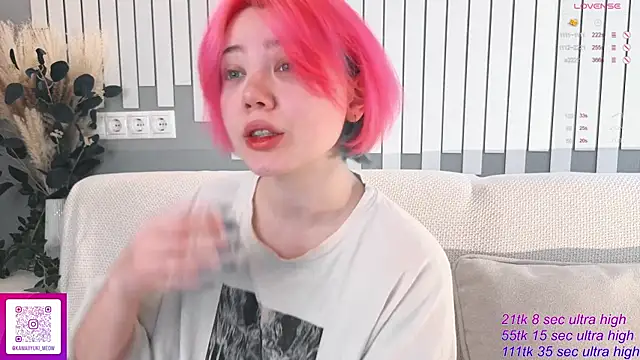   KawaiiYuki   online show from November 16, 2025, 6:29 am