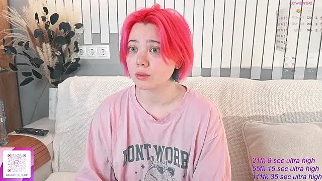   KawaiiYuki   online show from November 10, 2025, 6:51 am