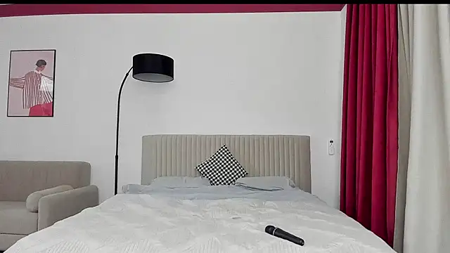 sarahphyllis online show from October 2, 2025, 7:39 pm