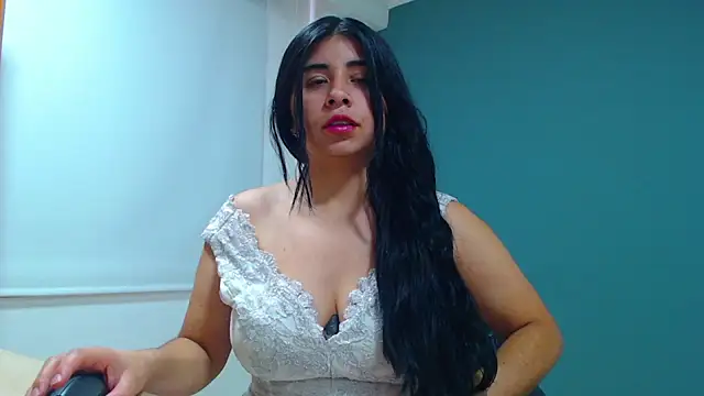 Snapshot of danna-_roouss chatting on September 25, 2025, 4:35 pm danna- roouss online show from September 25, 2025, 4:35 pm