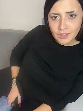 Snapshot of Novababy18 chatting on January 1, 2025, 10:35 pm Novababy18 online show from January 1, 2025, 10:35 pm