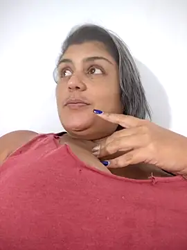 AlyDenalioficial online show from October 29, 2025, 3:33 pm