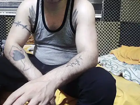 Snapshot of Arabeyes chatting on October 27, 2025, 9:21 am Arabeyes online show from October 27, 2025, 9:21 am