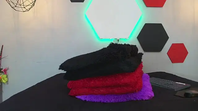 Snapshot of martinaclark chatting on March 16, 2025, 3:47 am martinaclark online show from March 16, 2025, 3:47 am