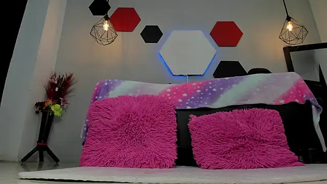 Snapshot of martinaclark chatting on September 28, 2025, 3:46 am martinaclark online show from September 28, 2025, 3:46 am