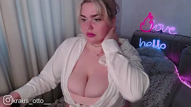 Snapshot of mrs_kitty69 chatting on May 5, 2026, 9:45 am mrs kitty69 online show from May 5, 2026, 9:45 am