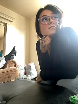 Chloexx69 online show from October 15, 2025, 2:25 pm