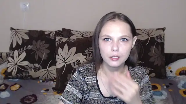 Snapshot of Nika_Shiny chatting on April 22, 2026, 2:18 am Nika Shiny online show from April 22, 2026, 2:18 am