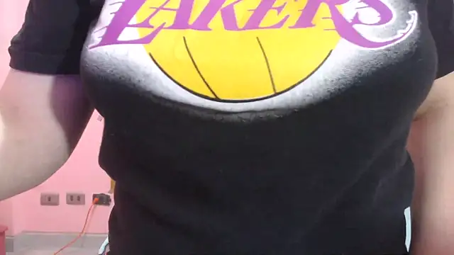 nadescomthxx online show from October 24, 2025, 2:38 pm