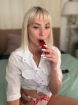 MiaMinx online show from October 30, 2025, 2:43 am