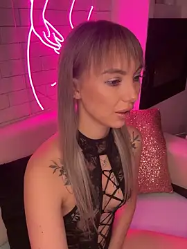 Snapshot of MiaMinx chatting on December 26, 2024, 10:41 pm MiaMinx online show from December 26, 2024, 10:41 pm