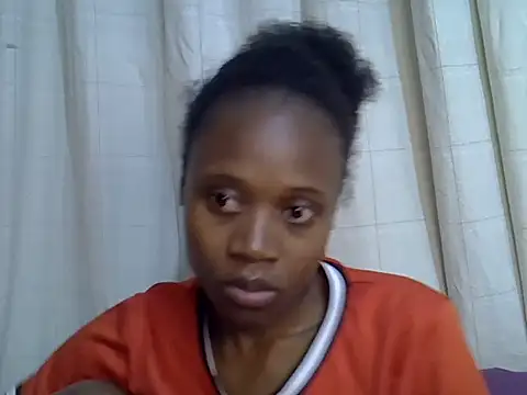 Snapshot of Tanaissa2 chatting on September 20, 2025, 11:10 pm Tanaissa2 online show from September 20, 2025, 11:10 pm