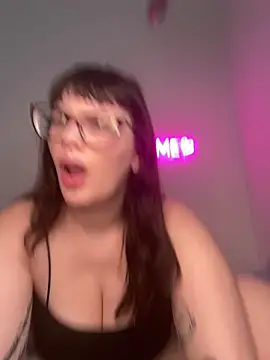 Snapshot of Mona-Peaches chatting on February 15, 2026, 10:03 am Mona-Peaches online show from February 15, 2026, 10:03 am