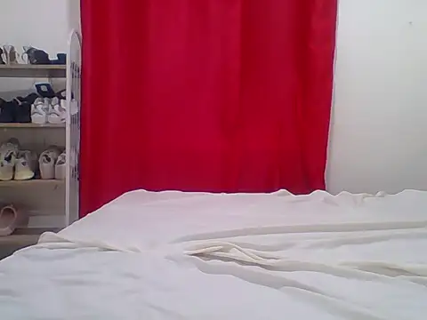sexy  candyy online show from May 5, 2026, 7:06 pm