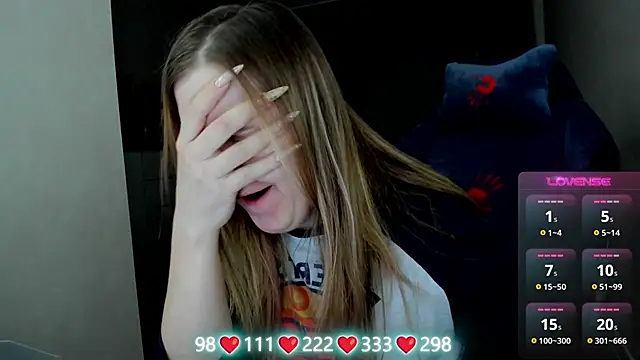 Olivia Munk online show from March 10, 2026, 3:54 am