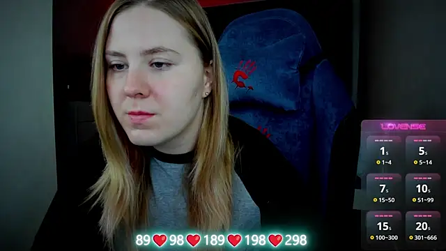 Snapshot of Olivia_Munk chatting on November 1, 2025, 4:08 am Olivia Munk online show from November 1, 2025, 4:08 am