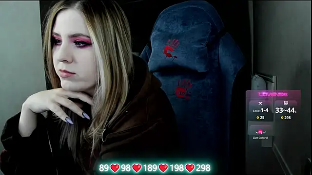 Snapshot of Olivia_Munk chatting on December 5, 2025, 4:55 am Olivia Munk online show from December 5, 2025, 4:55 am