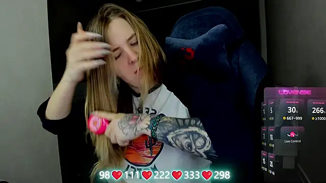 Snapshot of Olivia_Munk chatting on March 3, 2026, 3:57 am Olivia Munk online show from March 3, 2026, 3:57 am