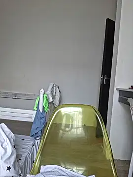 Snapshot of Kamdollie chatting on December 23, 2025, 7:29 am Kamdollie online show from December 23, 2025, 7:29 am