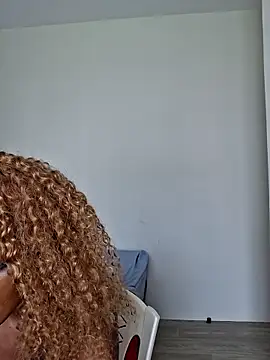 Snapshot of Kamdollie chatting on October 31, 2025, 8:44 am Kamdollie online show from October 31, 2025, 8:44 am