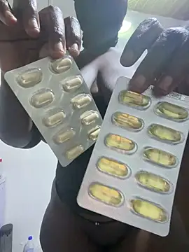 sweet1111 online show from March 27, 2026, 8:01 am