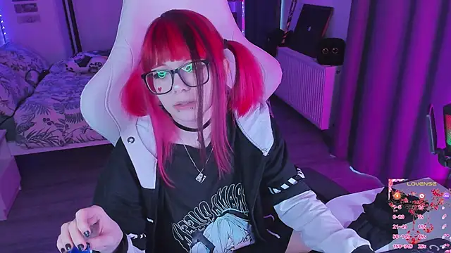 Yumi Youkai online show from October 14, 2025, 12:50 pm