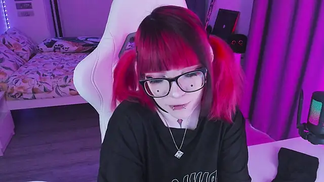 Yumi Youkai online show from February 15, 2026, 2:27 pm