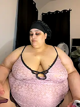 Snapshot of bbwredhead chatting on November 19, 2025, 1:05 am bbwredhead online show from November 19, 2025, 1:05 am