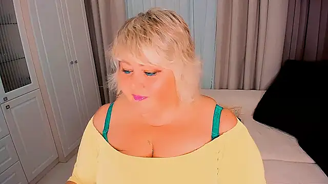 BIGTITSBBW online show from September 20, 2025, 4:23 pm