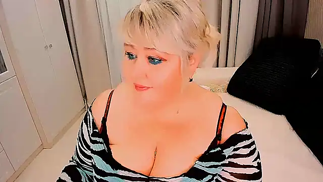 BIGTITSBBW online show from November 12, 2025, 6:45 pm