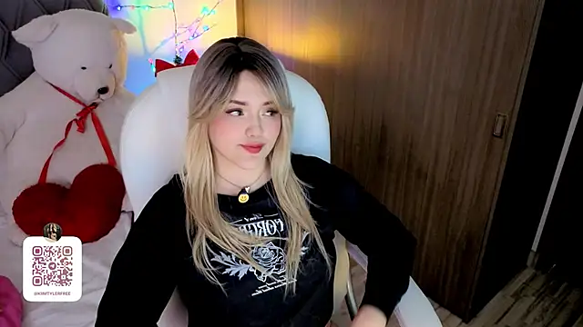 KiimTyler  online show from December 18, 2025, 1:11 am