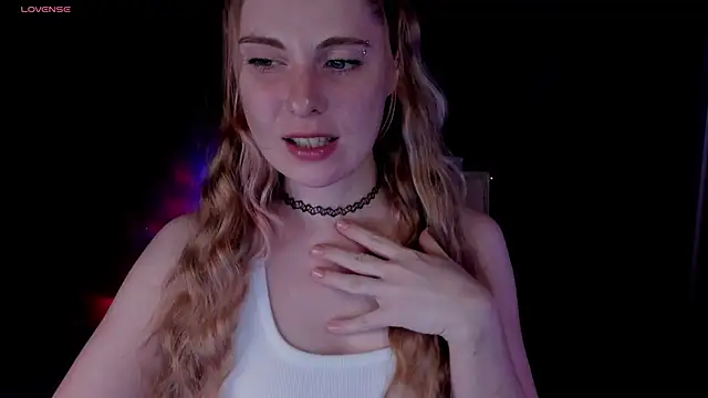 Snapshot of Aqualen chatting on November 26, 2025, 3:12 pm Aqualen online show from November 26, 2025, 3:12 pm