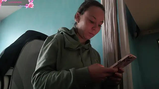 BabyNila online show from December 10, 2024, 2:28 pm