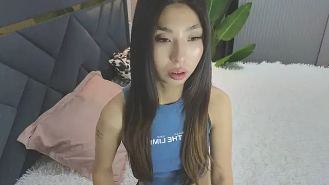 TrishaRey online show from November 4, 2025, 4:49 am