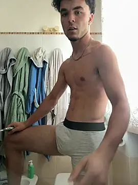 Snapshot of giovanni5281 chatting on June 19, 2026, 7:58 am giovanni5281 online show from June 19, 2026, 7:58 am