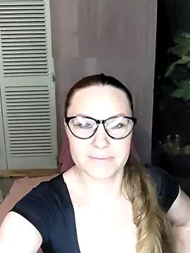 Snapshot of SexyMichellexo chatting on July 27, 2026, 9:55 pm SexyMichellexo online show from July 27, 2026, 9:55 pm