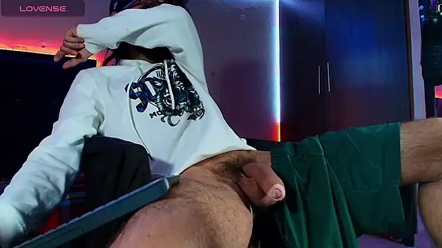 Snapshot of kuzzcoo chatting on February 17, 2026, 12:13 pm kuzzcoo online show from February 17, 2026, 12:13 pm