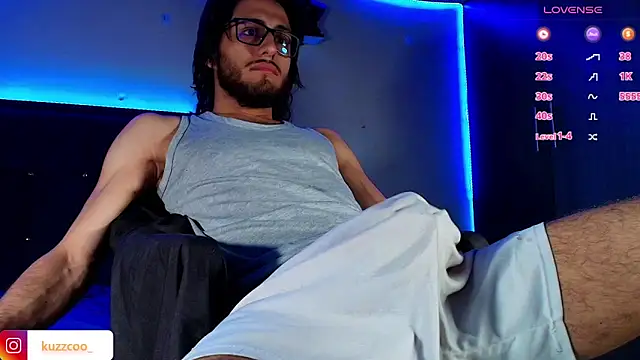 kuzzcoo online show from November 12, 2025, 12:48 am