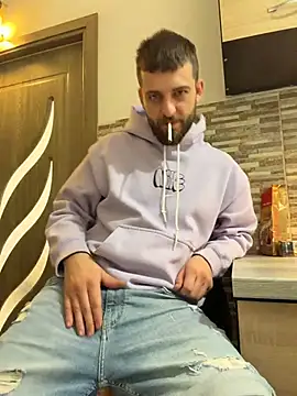 Snapshot of ElChapoGuzman95 chatting on February 2, 2026, 5:06 am ElChapoGuzman95 online show from February 2, 2026, 5:06 am