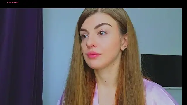 Snapshot of _comefeelme_ chatting on March 21, 2025, 5:32 am comefeelme online show from March 21, 2025, 5:32 am