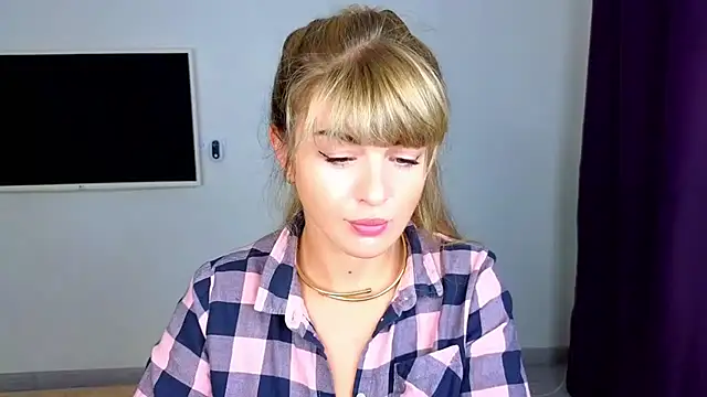 Snapshot of _comefeelme_ chatting on October 13, 2025, 6:15 am comefeelme online show from October 13, 2025, 6:15 am