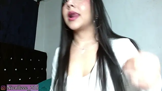 Snapshot of Ni_colle chatting on February 16, 2026, 5:00 pm Ni colle online show from February 16, 2026, 5:00 pm