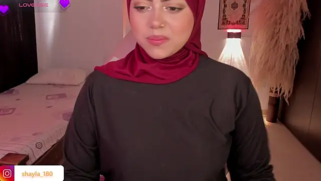 shayla 18 online show from December 16, 2025, 8:02 pm